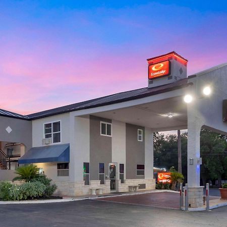 Econo Lodge Inn & Suites Near Lackland Afb San Antonio Dış mekan fotoğraf