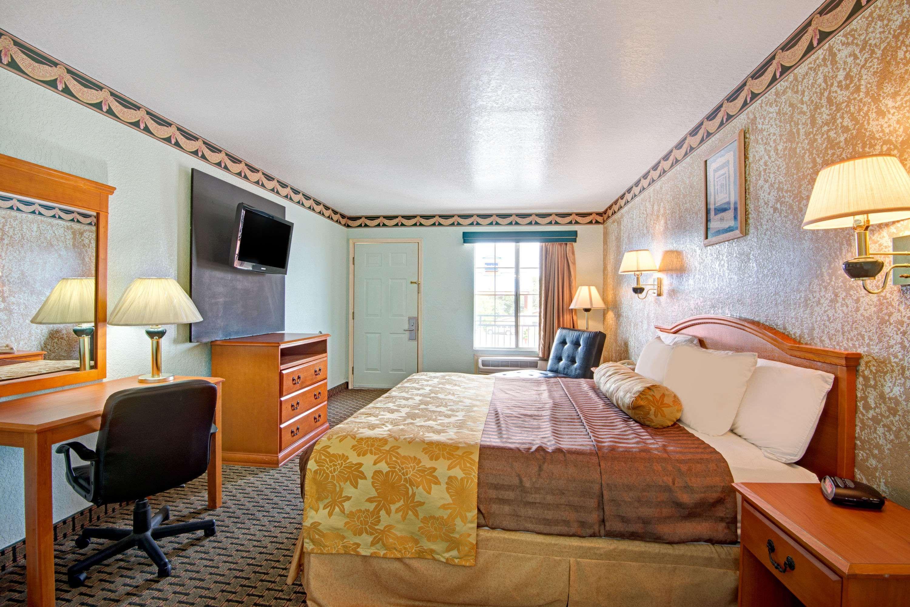 Econo Lodge Inn & Suites Near Lackland Afb San Antonio Dış mekan fotoğraf