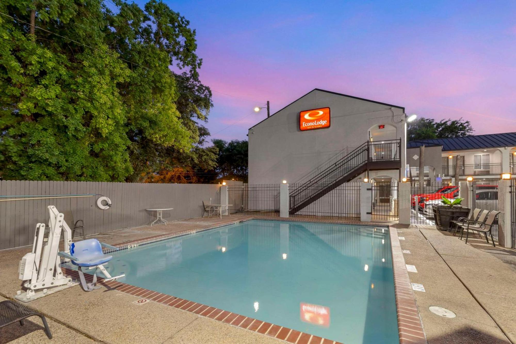 Econo Lodge Inn & Suites Near Lackland Afb San Antonio Dış mekan fotoğraf