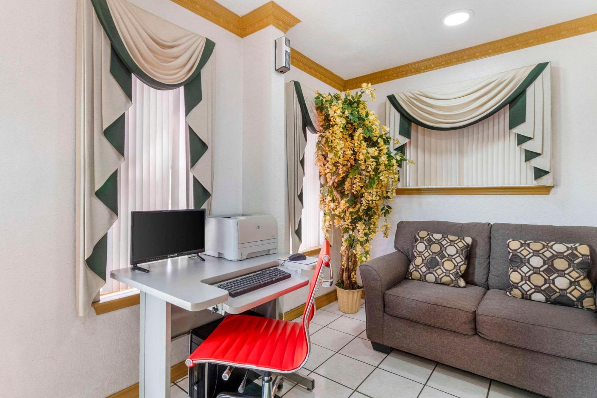 Econo Lodge Inn & Suites Near Lackland Afb San Antonio Dış mekan fotoğraf