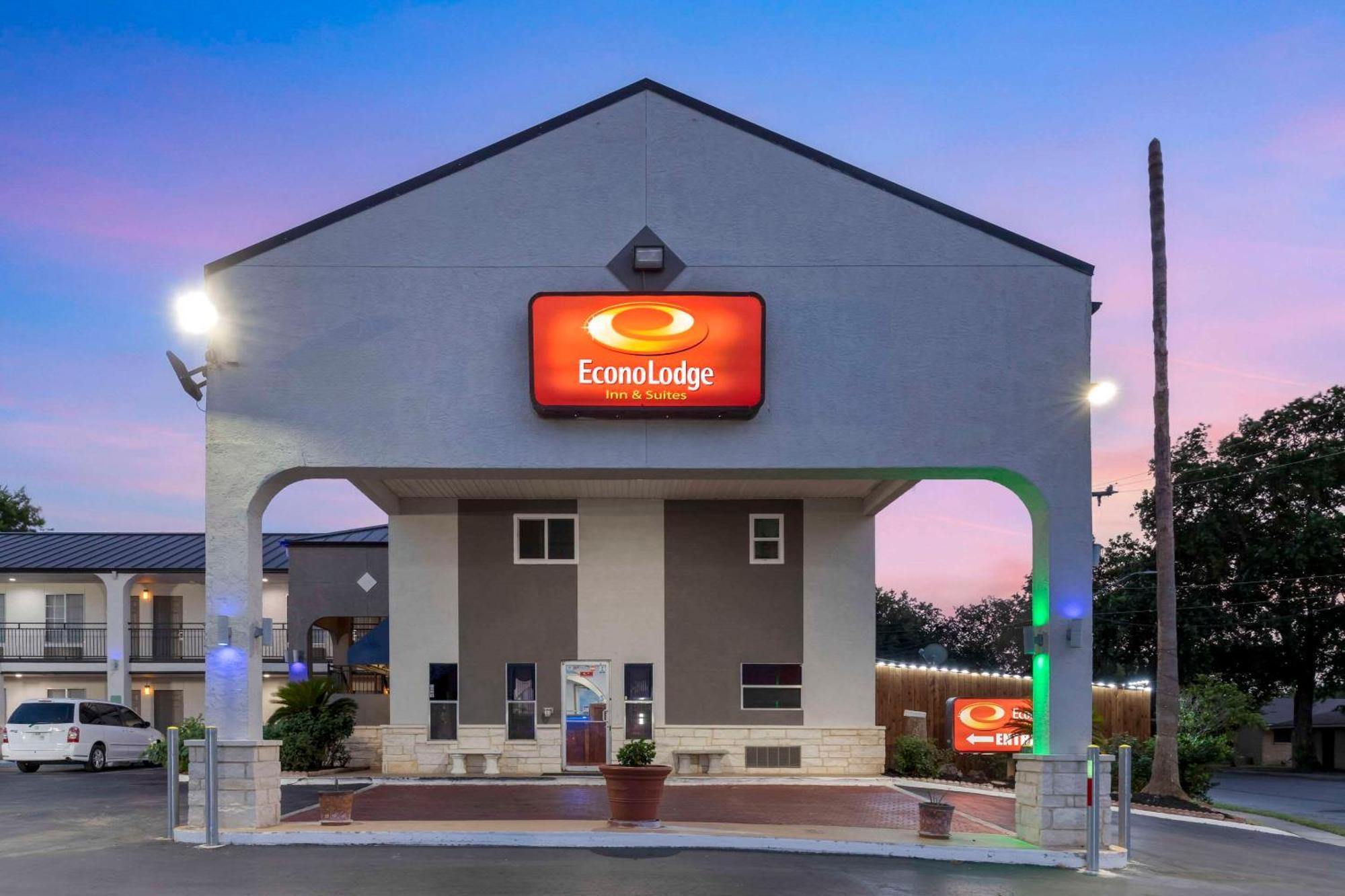 Econo Lodge Inn & Suites Near Lackland Afb San Antonio Dış mekan fotoğraf