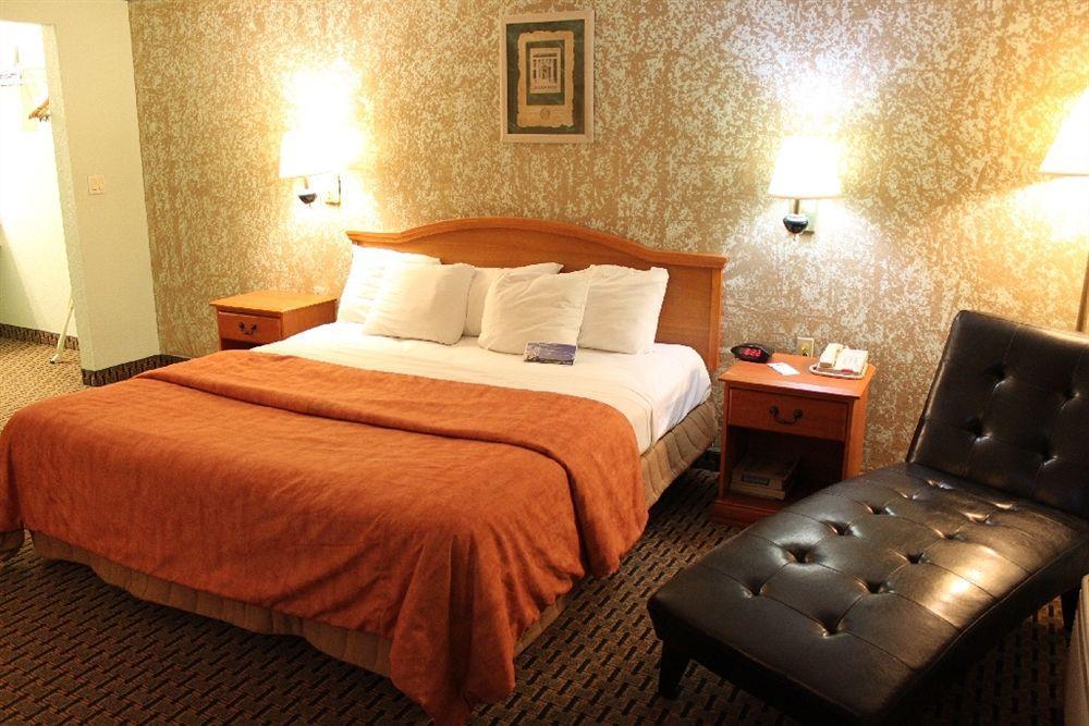 Econo Lodge Inn & Suites Near Lackland Afb San Antonio Dış mekan fotoğraf