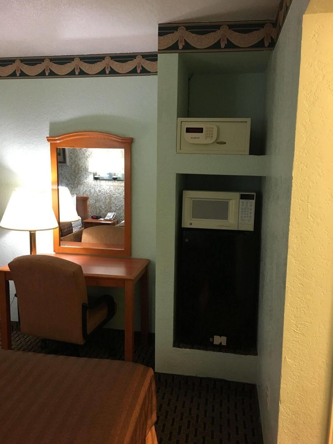Econo Lodge Inn & Suites Near Lackland Afb San Antonio Dış mekan fotoğraf